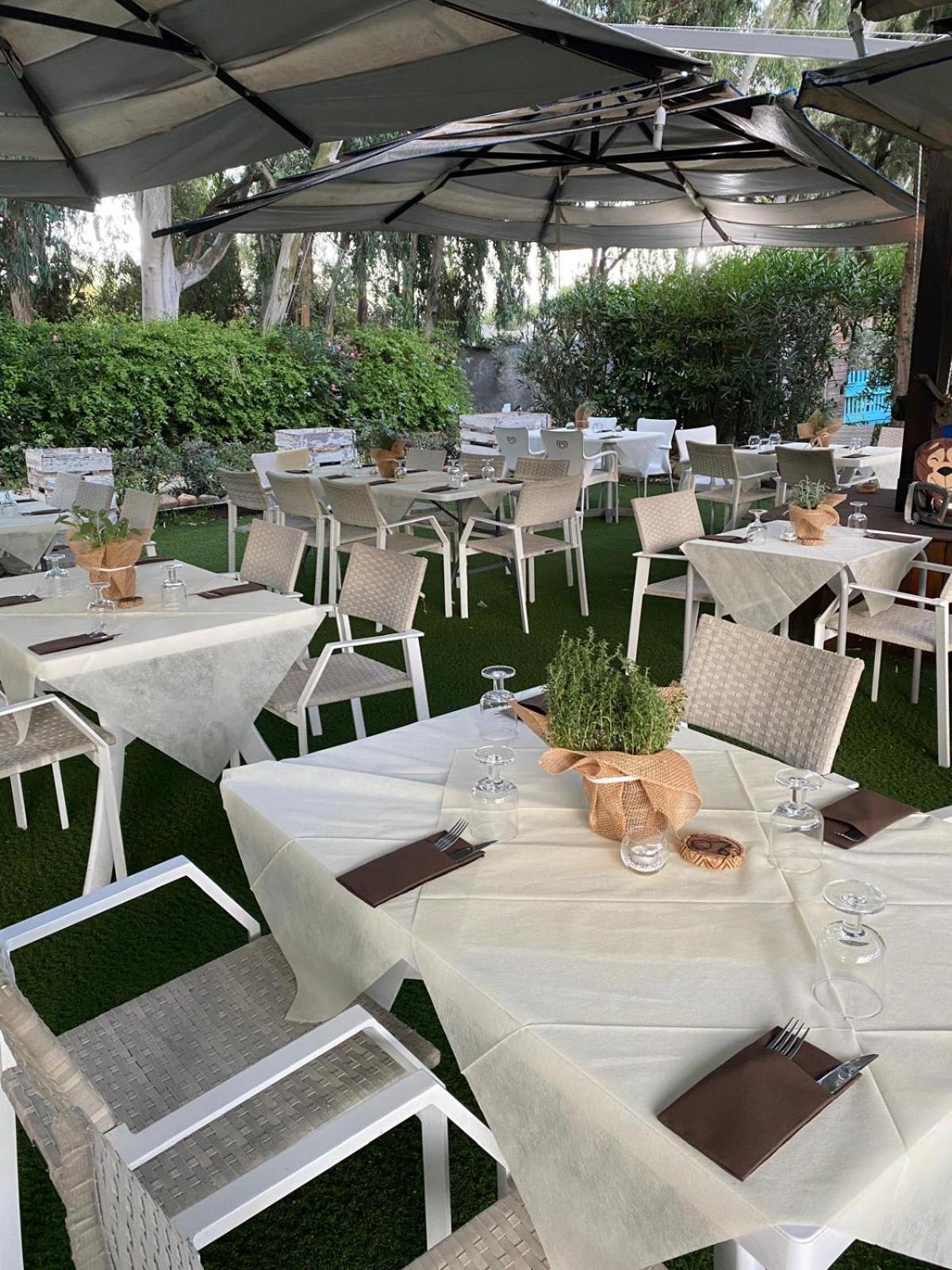 Camping Village Flumendosa Santa Margherita di Pula Exteriör bild